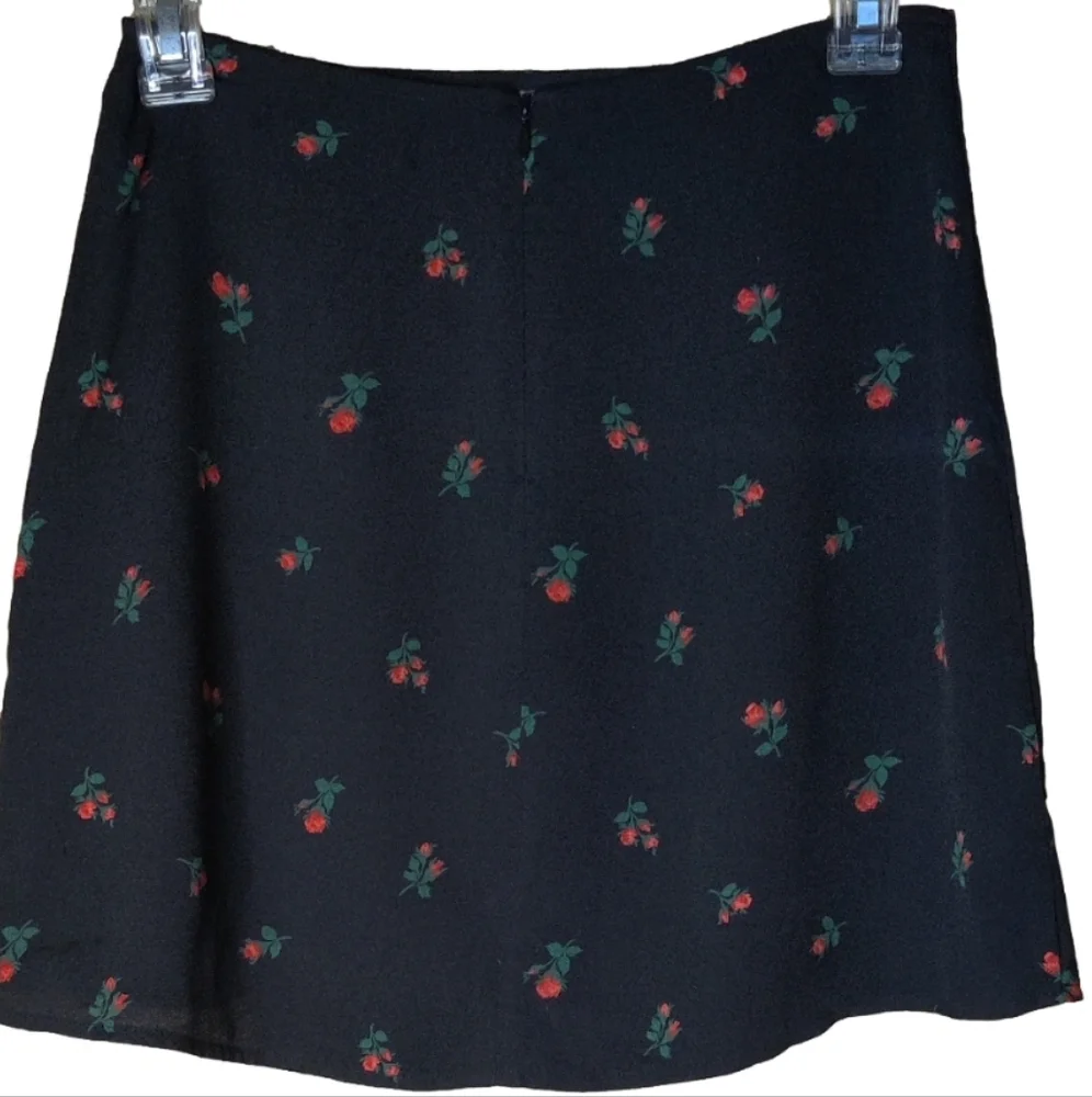 Reformation Margot Black Floral Mini Skirt Size 0